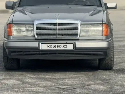 Mercedes-Benz E 220 1991 года за 2 700 000 тг. в Шымкент