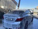 Hyundai Solaris 2015 года за 3 700 000 тг. в Атырау – фото 3