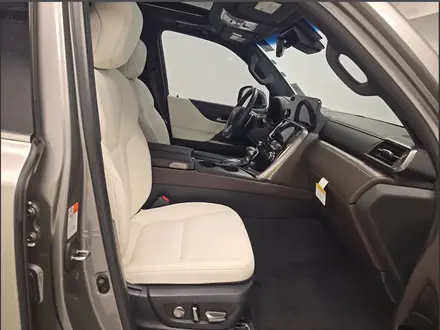 Lexus LX 600 Luxury 2024 года за 61 000 000 тг. в Алматы – фото 8