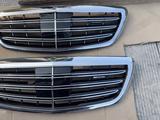 Оригинальная решетка радиатора W222 AMG S63 S65 Maybach за 250 000 тг. в Алматы – фото 3