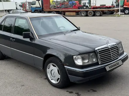 Mercedes-Benz E 280 1993 года за 2 300 000 тг. в Каскелен – фото 5