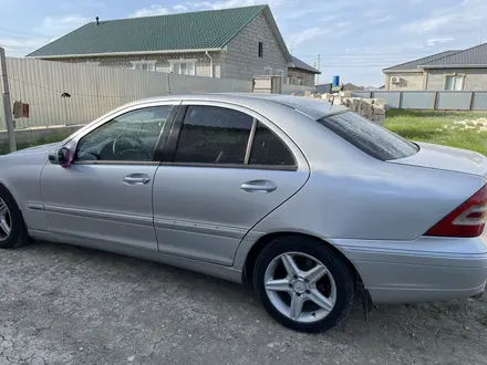 Mercedes-Benz C 200 2001 года за 1 800 000 тг. в Атырау – фото 5