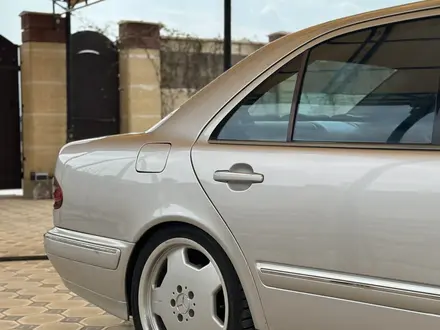 Mercedes-Benz E 320 2001 года за 5 700 000 тг. в Актау – фото 4