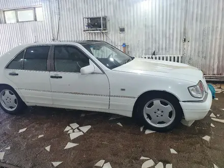 Mercedes-Benz S 320 1997 года за 3 200 000 тг. в Астана – фото 2