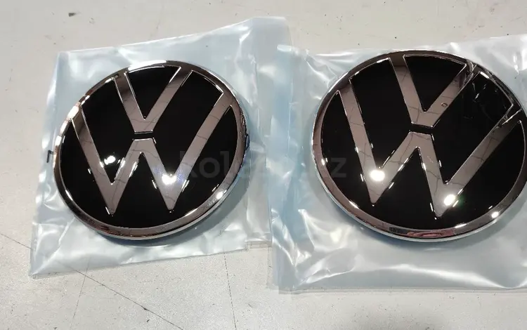 Эмблема решетки радиатора Volkswagen Polo Liftback за 18 000 тг. в Караганда