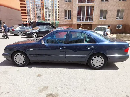 Mercedes-Benz E 200 1998 года за 2 400 000 тг. в Астана – фото 5