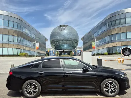 Kia K5 2022 года за 11 500 000 тг. в Астана – фото 2