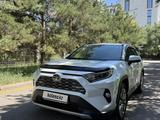 Toyota RAV4 2021 года за 20 000 000 тг. в Астана