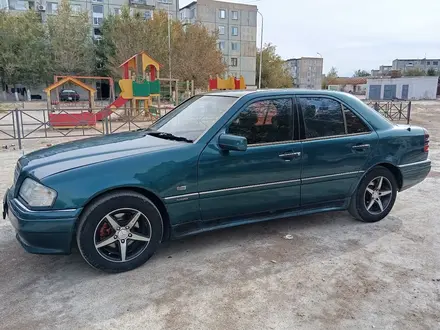 Mercedes-Benz C 180 1996 года за 1 850 000 тг. в Балхаш – фото 6