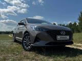 Hyundai Accent 2022 года за 7 900 000 тг. в Петропавловск – фото 2