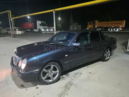 Mercedes-Benz E 280 1996 года за 2 500 000 тг. в Алматы – фото 2