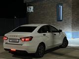 ВАЗ (Lada) Vesta 2018 года за 3 100 000 тг. в Атырау – фото 2