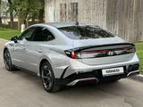 Hyundai Sonata 2024 годаүшін12 750 000 тг. в Алматы – фото 2