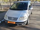 Volkswagen Sharan 2002 года за 3 000 000 тг. в Петропавловск