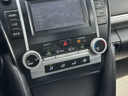 Toyota Camry 2014 года за 8 100 000 тг. в Актобе – фото 22