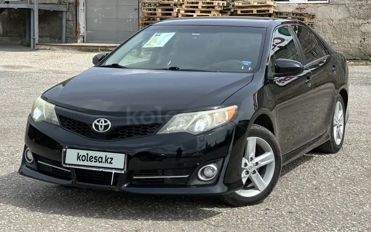 Toyota Camry 2014 года за 8 100 000 тг. в Актобе