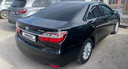 Toyota Camry 2014 года за 9 800 000 тг. в Астана – фото 2