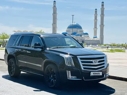 Cadillac Escalade 2019 года за 32 000 000 тг. в Астана