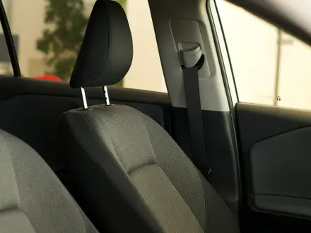 Toyota RAV4 Prestige 2026 года за 20 190 000 тг. в Уральск – фото 18