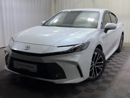 Toyota Camry Prestige eCVT 2025 года за 21 300 000 тг. в Алматы