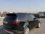 Land Rover Discovery 2023 года за 27 000 000 тг. в Алматы – фото 4