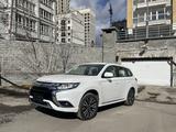 Mitsubishi Outlander 2022 годаfor11 000 000 тг. в Караганда