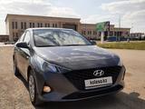 Hyundai Accent 2022 годаfor7 950 000 тг. в Караганда