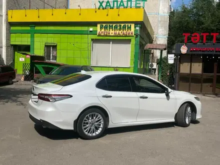 Toyota Camry 2020 года за 14 300 000 тг. в Алматы – фото 7