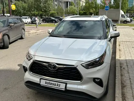 Toyota Highlander 2021 года за 34 000 000 тг. в Астана