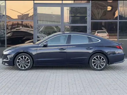 Hyundai Sonata 2021 года за 12 300 000 тг. в Уральск – фото 4