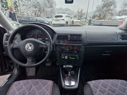 Volkswagen Golf 2002 года за 3 550 000 тг. в Алматы – фото 20