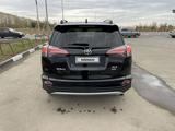 Toyota RAV4 2017 года за 9 490 000 тг. в Актобе – фото 5