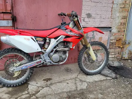 Honda  CRF 250R 2006 года за 1 300 000 тг. в Усть-Каменогорск – фото 2