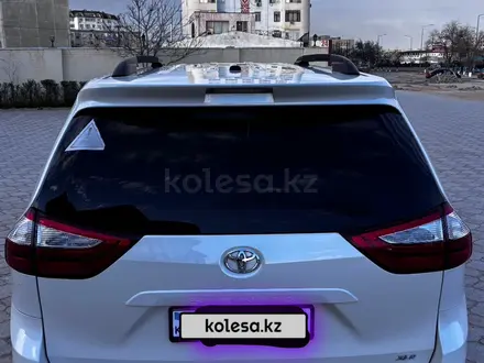 Toyota Sienna 2016 года за 12 000 000 тг. в Актау – фото 3
