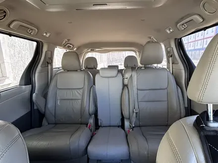 Toyota Sienna 2016 года за 12 000 000 тг. в Актау – фото 7