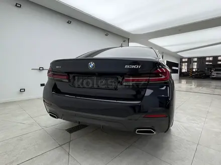 BMW 530 2022 года за 30 500 000 тг. в Алматы – фото 7