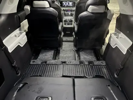 Kia Carnival 2022 года за 23 000 000 тг. в Алматы – фото 19