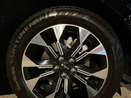 Kia Carnival 2022 года за 23 000 000 тг. в Алматы – фото 33
