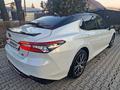 Toyota Camry 2021 года за 15 900 000 тг. в Алматы – фото 8