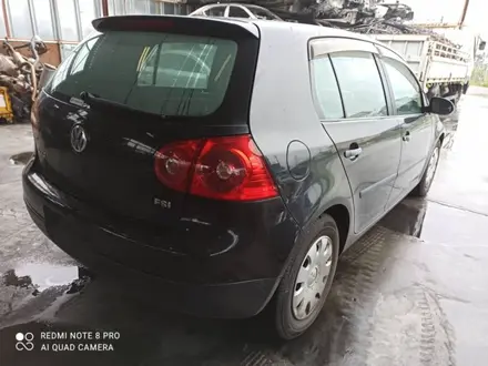 Крышка дверь багажник оригинал черный свет Volkswagen golf за 50 000 тг. в Астана