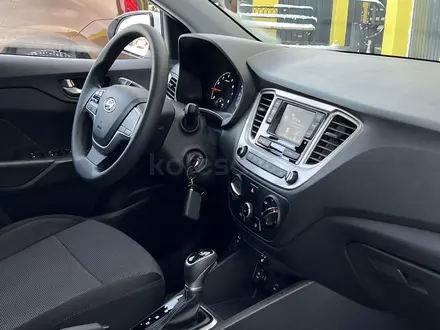 Hyundai Accent 2022 года за 8 900 000 тг. в Актобе – фото 5