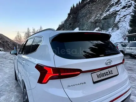 Hyundai Santa Fe 2021 года за 18 700 000 тг. в Алматы – фото 3