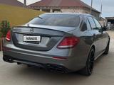 Mercedes-Benz E 300 2017 годаүшін10 000 000 тг. в Актау – фото 2