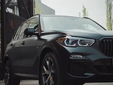 BMW X5 2021 года за 64 500 000 тг. в Алматы