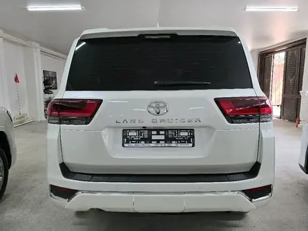 Toyota Land Cruiser 2023 года за 53 000 000 тг. в Алматы – фото 6