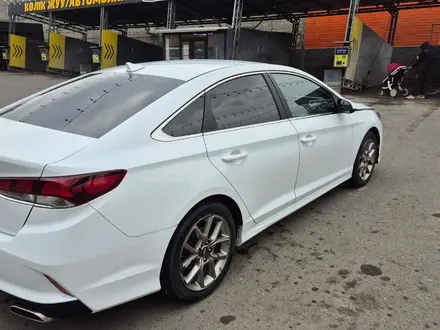 Hyundai Sonata 2018 года за 8 700 000 тг. в Шымкент – фото 2