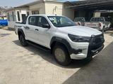 Toyota Hilux 2023 года за 24 500 000 тг. в Актау