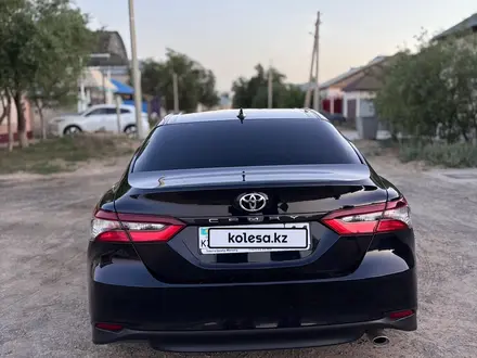 Toyota Camry 2021 года за 11 500 000 тг. в Кызылорда – фото 10