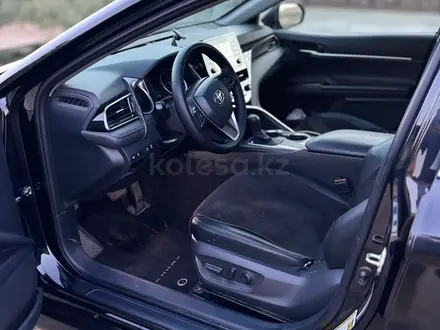 Toyota Camry 2021 года за 11 500 000 тг. в Кызылорда – фото 14