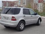 Mercedes-Benz ML 320 2000 года за 3 800 000 тг. в Караганда – фото 3